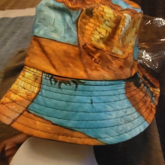 New In Package Multi Color bucket hat - Picture 3 of 11